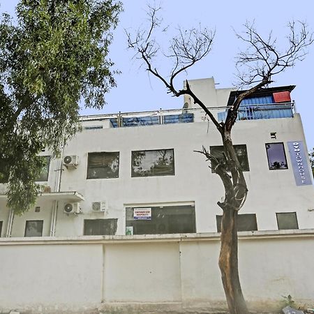 Townhouse Gn Stay Near Gnida Office Metro Station Greater Noida Exterior photo