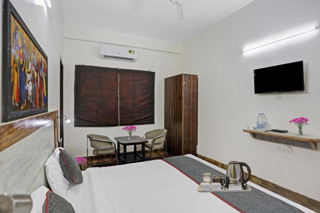 Townhouse Gn Stay Near Gnida Office Metro Station Greater Noida Exterior photo