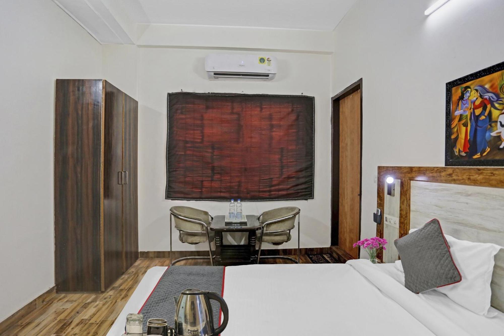 Townhouse Gn Stay Near Gnida Office Metro Station Greater Noida Exterior photo