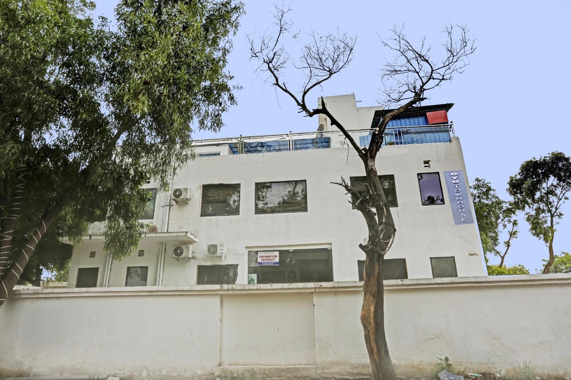 Townhouse Gn Stay Near Gnida Office Metro Station Greater Noida Exterior photo